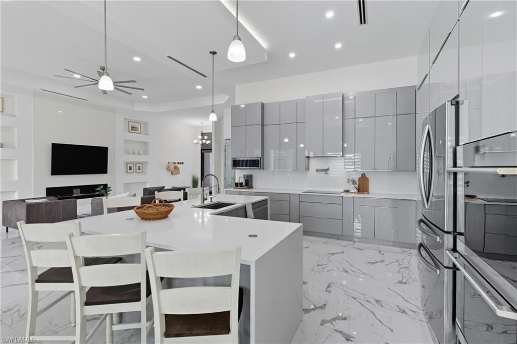 802 El Dorado Pkwy E, Cape Coral, FL 33904 Photo