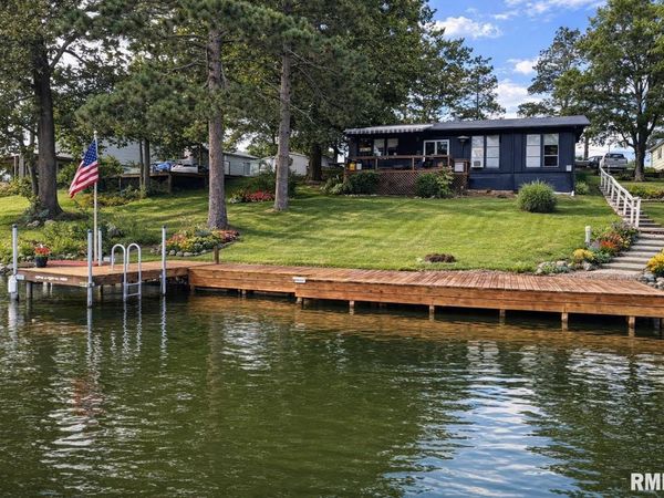 26 LAKE WARREN Drive, Monmouth, IL 61462