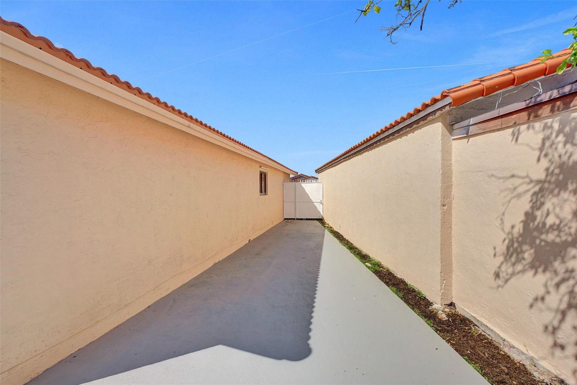 2614 W 65th Street, Hialeah, FL 33016 Photo