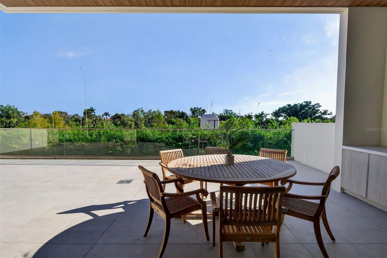 1591 Gulf Of Mexico Drive, Unit 216, Longboat Key, FL 34228 Photo