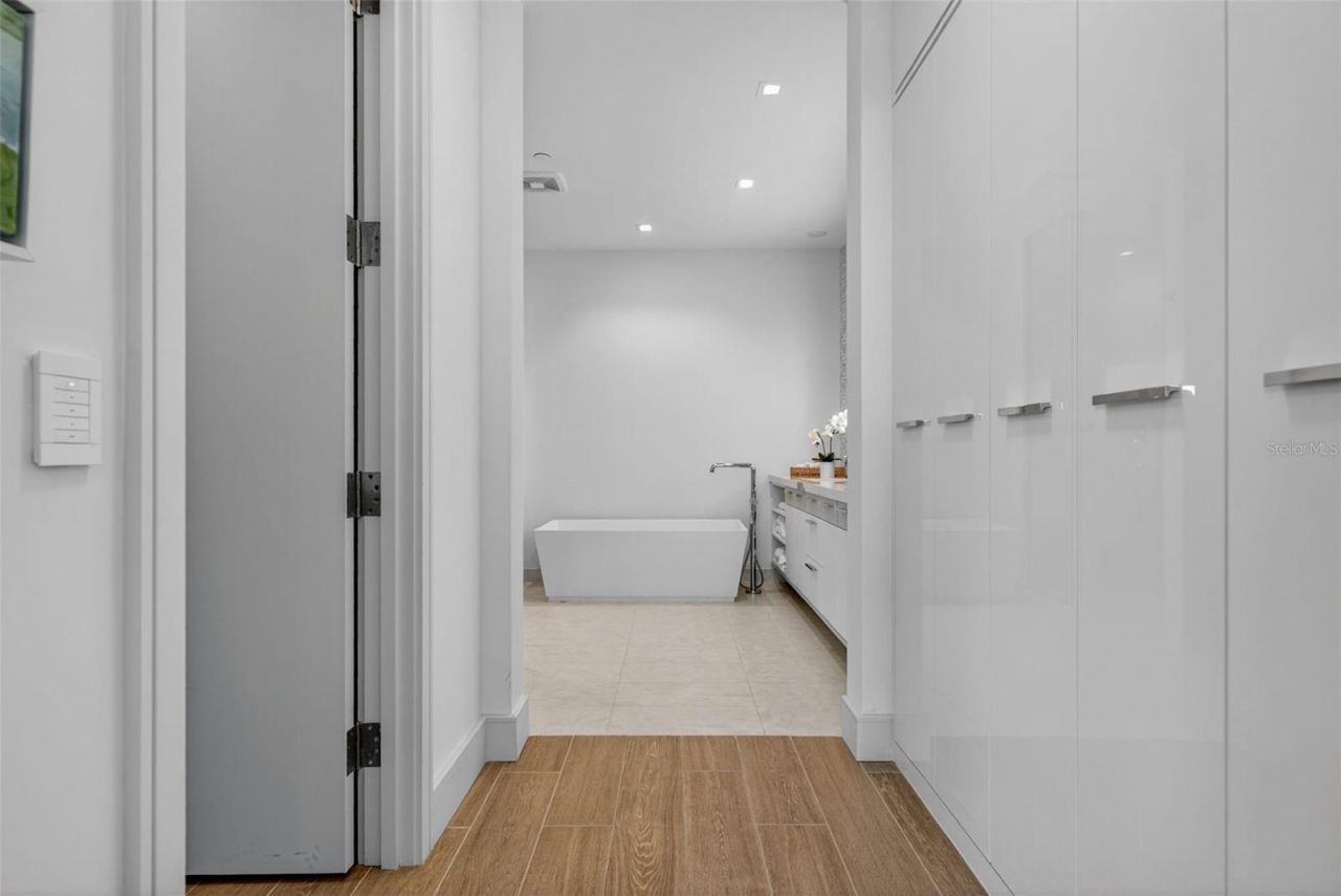 1591 Gulf Of Mexico Drive, Unit 216, Longboat Key, FL 34228 Photo