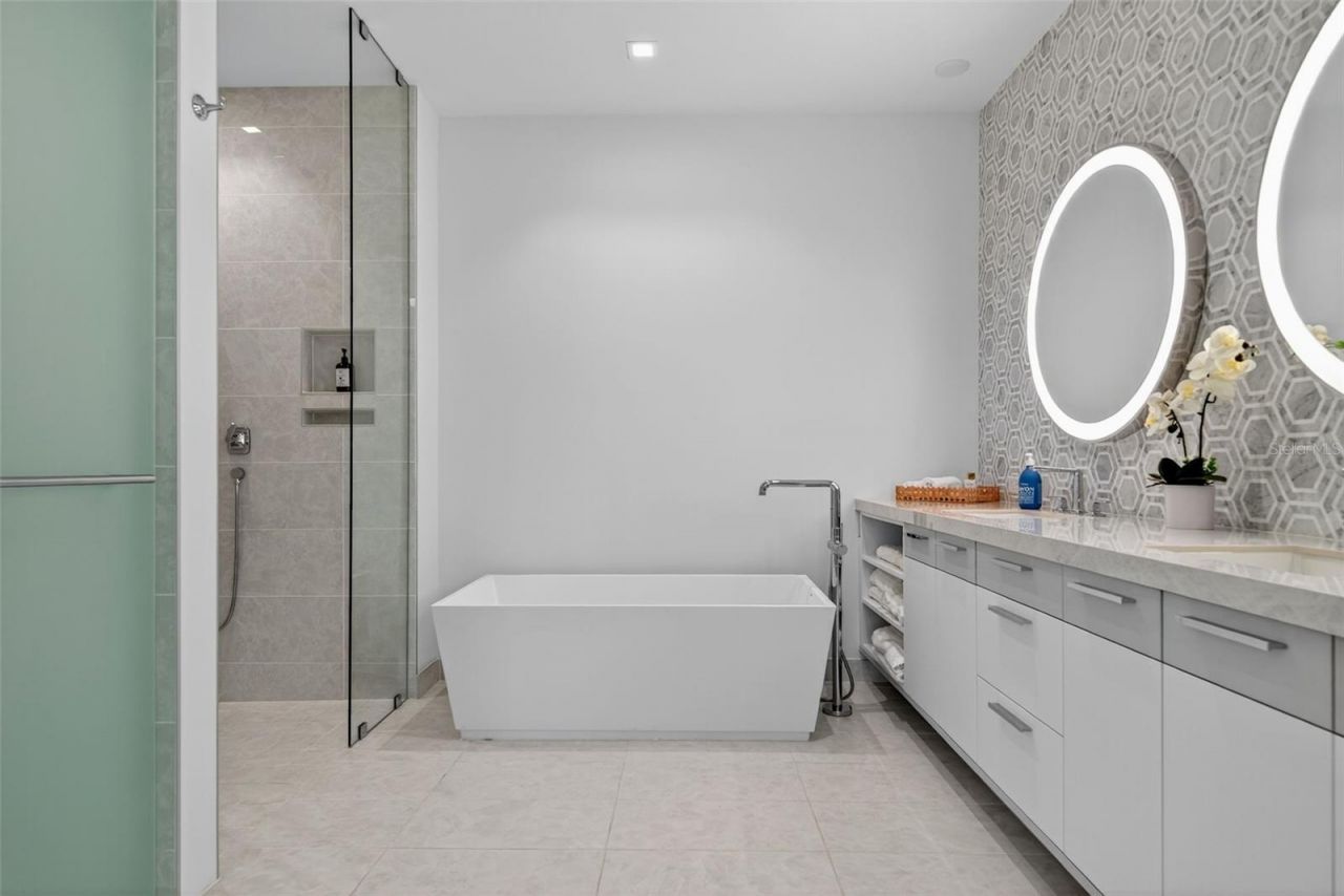 1591 Gulf Of Mexico Drive, Unit 216, Longboat Key, FL 34228 Photo