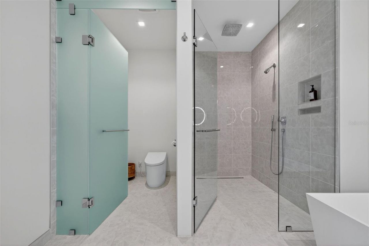 1591 Gulf Of Mexico Drive, Unit 216, Longboat Key, FL 34228 Photo