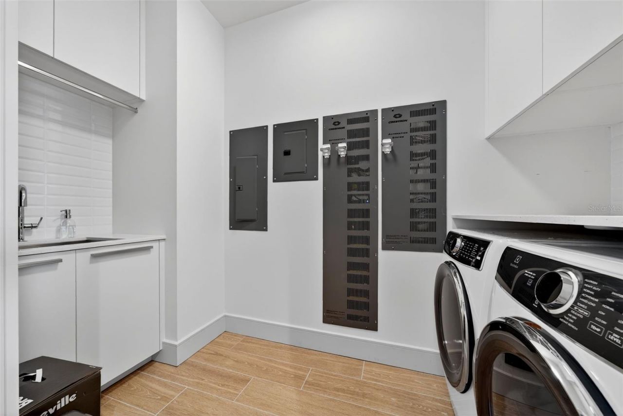 1591 Gulf Of Mexico Drive, Unit 216, Longboat Key, FL 34228 Photo