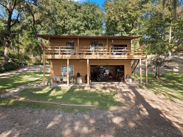 229 County Rd 3637, Jefferson, TX 75657