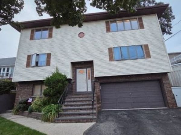 730 5Th St, Carlstadt, NJ 07072