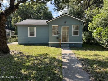 8032 LEXINGTON Drive, Jacksonville, FL 32208