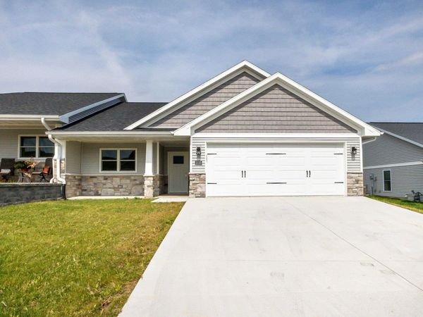 1115 NW Clare Court, Cascade, IA 52033