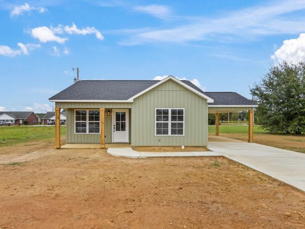 60010 Earl Frye St., Smithville, MS 38870