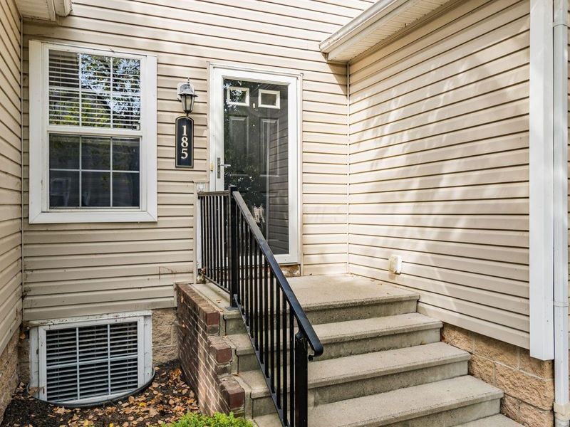 185 Prairiecreek Way, Columbus, OH 43213 Photo 4