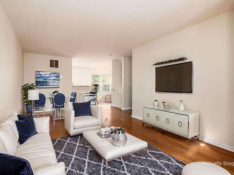 185 Prairiecreek Way, Columbus, OH 43213 Photo 6