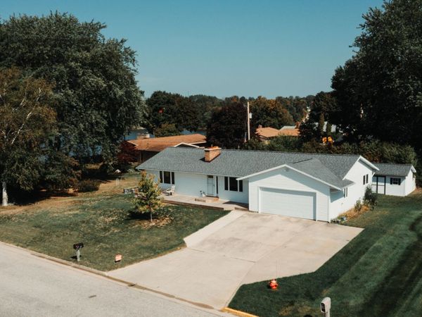 60 N Plum Street, Hart, MI 49420