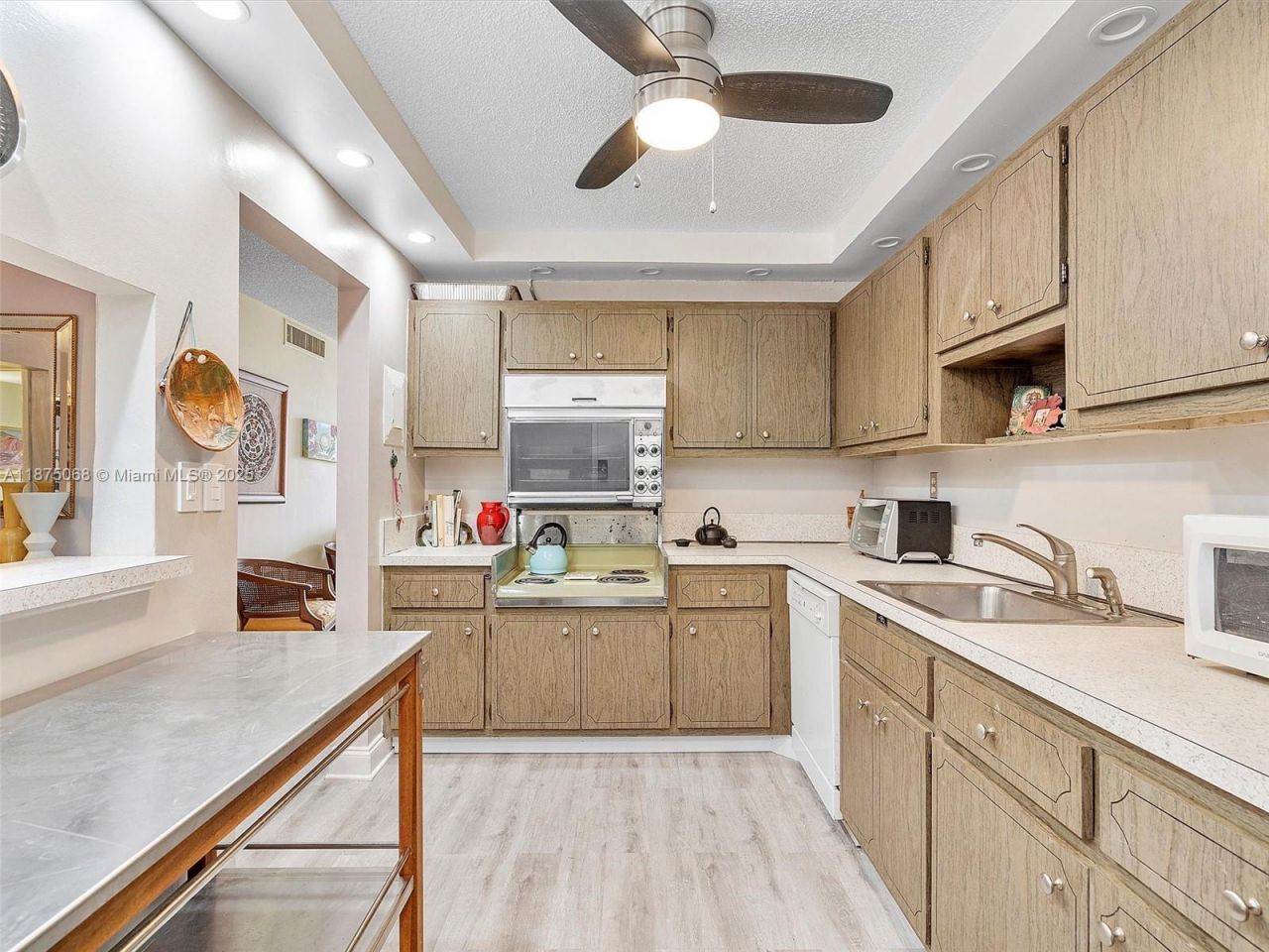 1470 NE 125th Ter, Unit PH12, North Miami, FL 33161 Photo