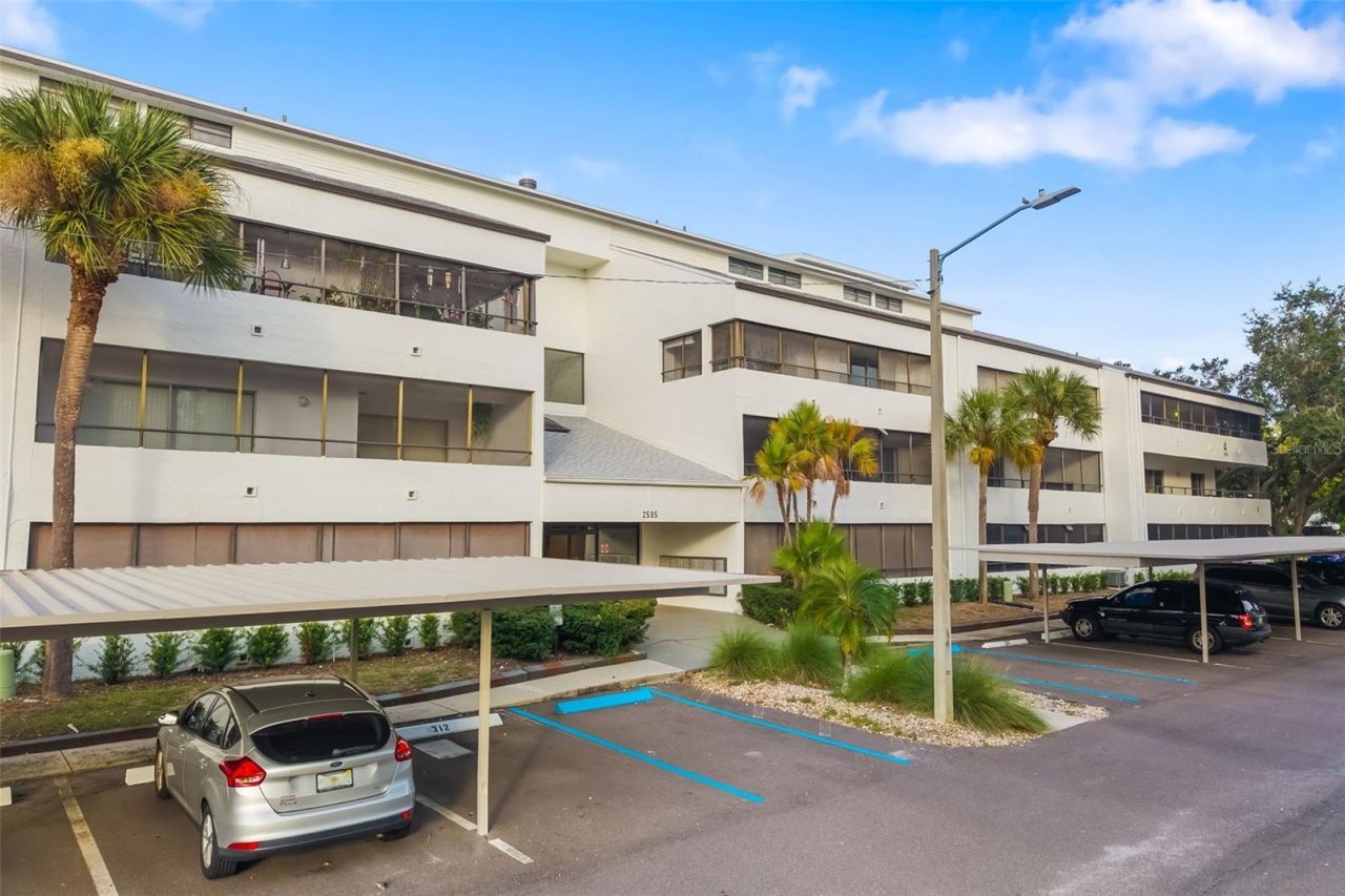 2585 Countryside Boulevard, Unit 4302, Clearwater, FL 33761 Main Photo
