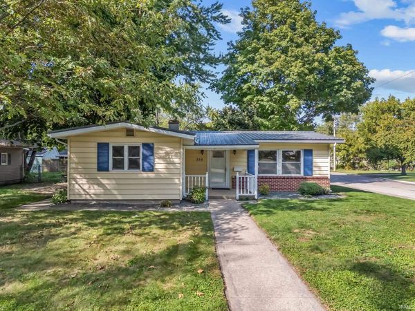 556 Broad Avenue, Nappanee, IN 46550