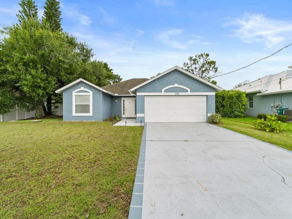 590 SW Jeanne Avenue, Port Saint Lucie, FL 34953