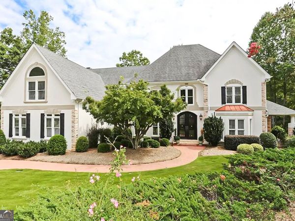 1005 Hedgerose Lane, Roswell, GA 30075