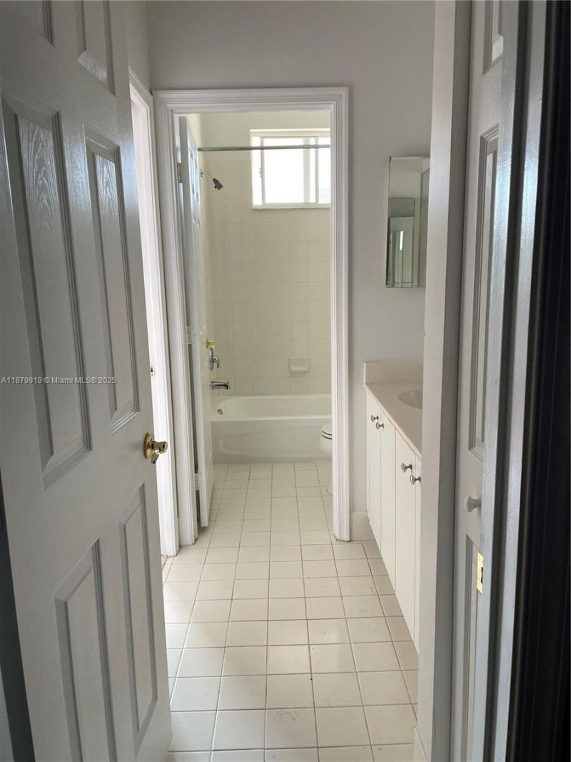 2904 NW 33rd Ter, Lauderdale Lakes, FL 33311 Photo