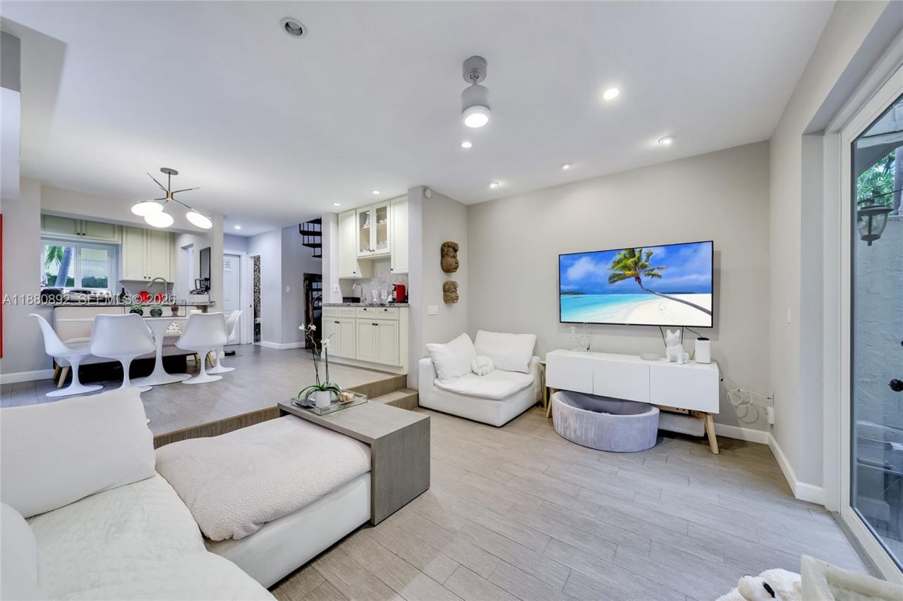 2768 Day Ave, Unit 1, Miami, FL 33133 Photo