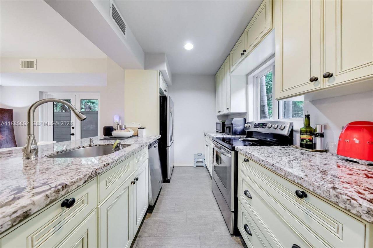 2768 Day Ave, Unit 1, Miami, FL 33133 Photo