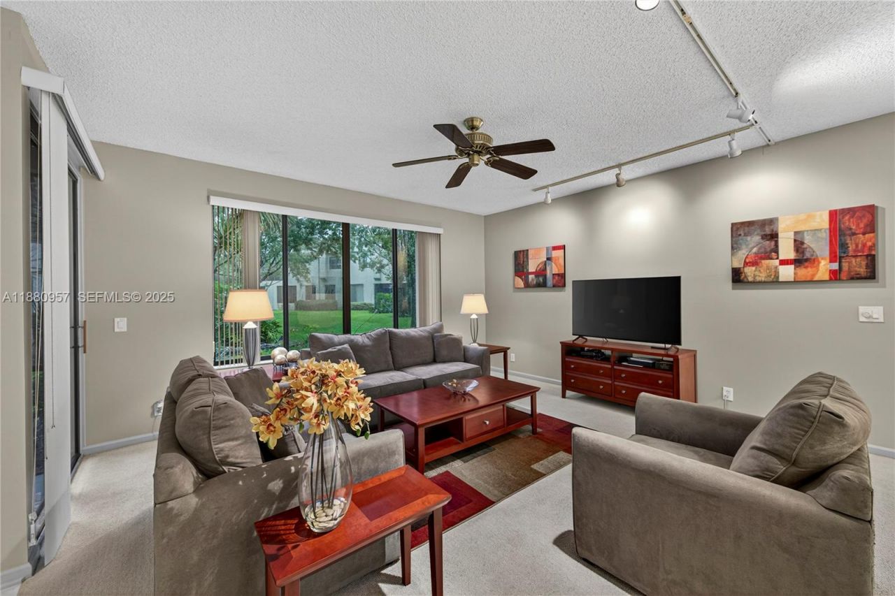 10541 NW 10th St, Unit A-129, Plantation, FL 33322 Photo
