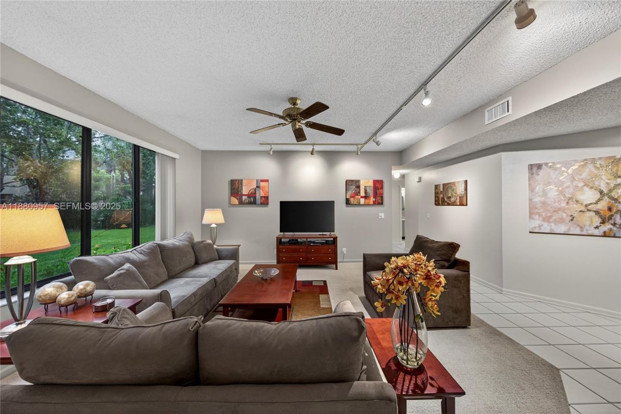 10541 NW 10th St, Unit A-129, Plantation, FL 33322 Photo