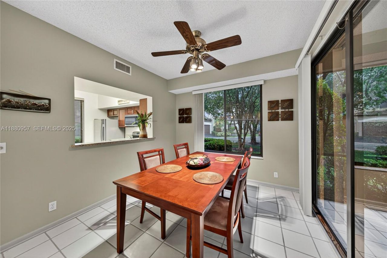 10541 NW 10th St, Unit A-129, Plantation, FL 33322 Photo