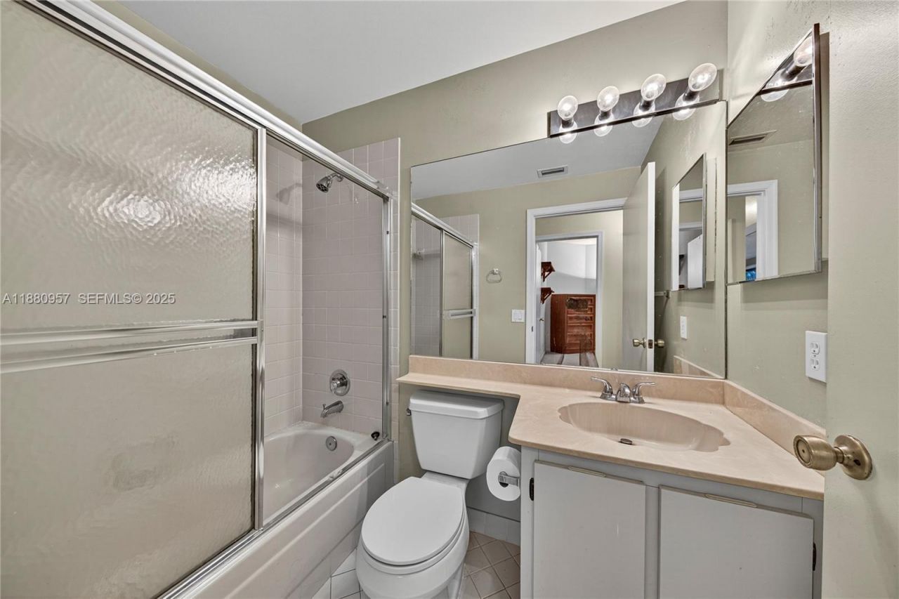 10541 NW 10th St, Unit A-129, Plantation, FL 33322 Photo