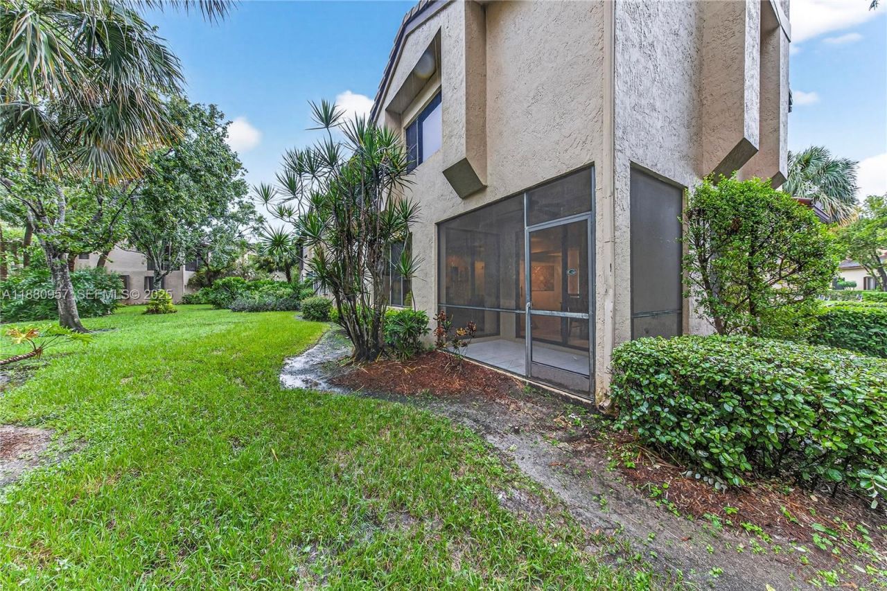 10541 NW 10th St, Unit A-129, Plantation, FL 33322 Photo