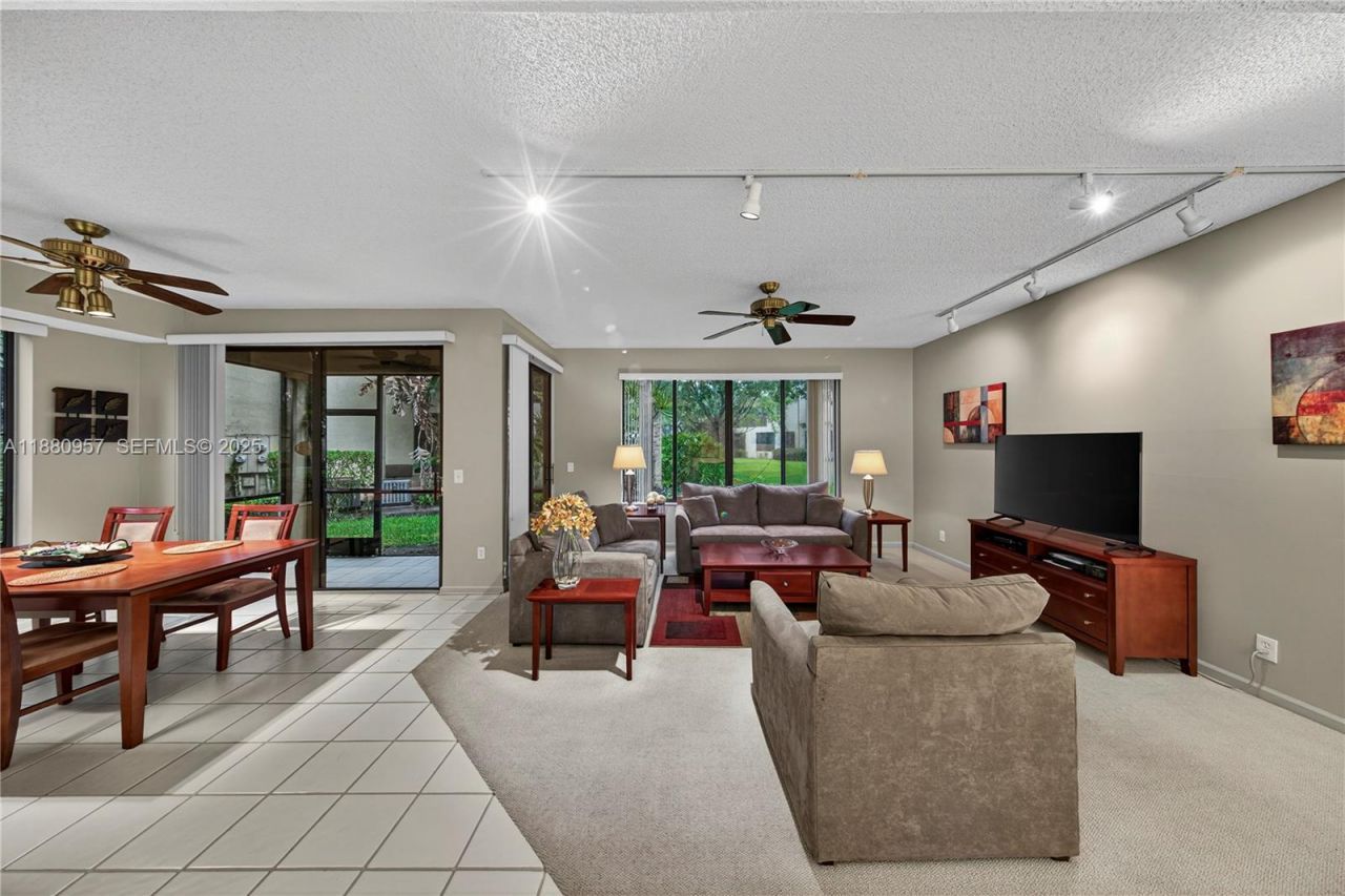 10541 NW 10th St, Unit A-129, Plantation, FL 33322 Photo
