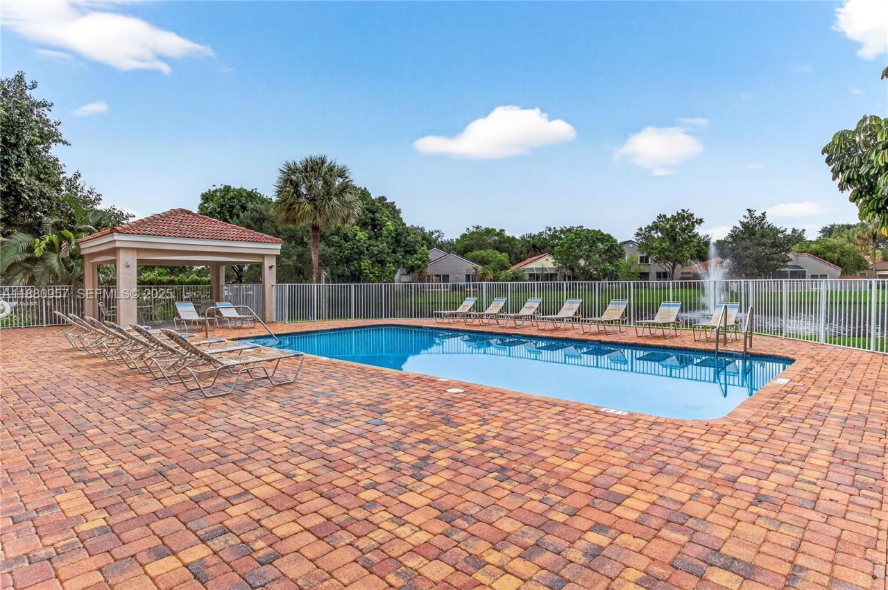 10541 NW 10th St, Unit A-129, Plantation, FL 33322 Photo