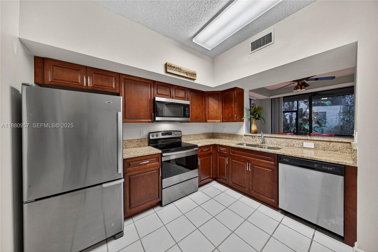10541 NW 10th St, Unit A-129, Plantation, FL 33322 Photo