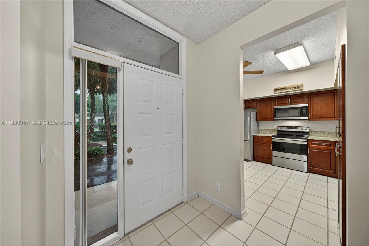 10541 NW 10th St, Unit A-129, Plantation, FL 33322 Photo