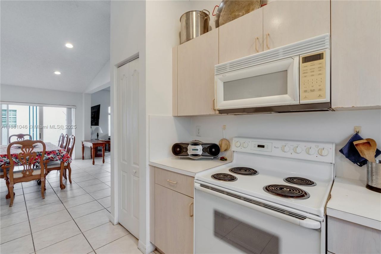 15351 SW 36th St, Miami, FL 33185 Photo