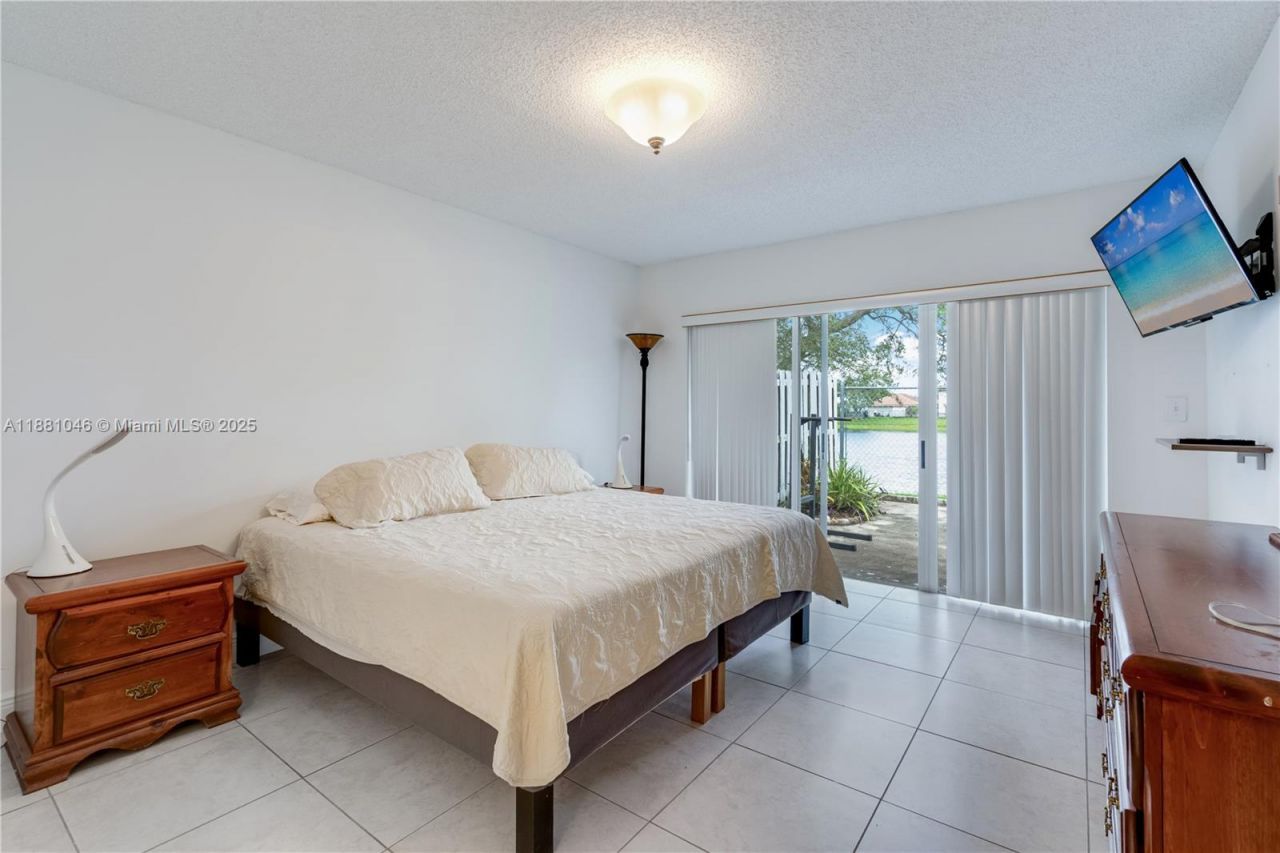 15351 SW 36th St, Miami, FL 33185 Photo