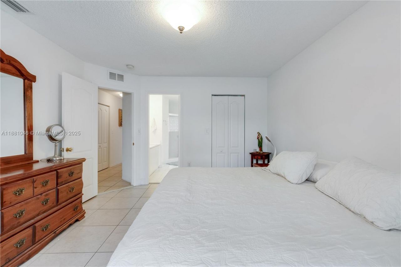 15351 SW 36th St, Miami, FL 33185 Photo