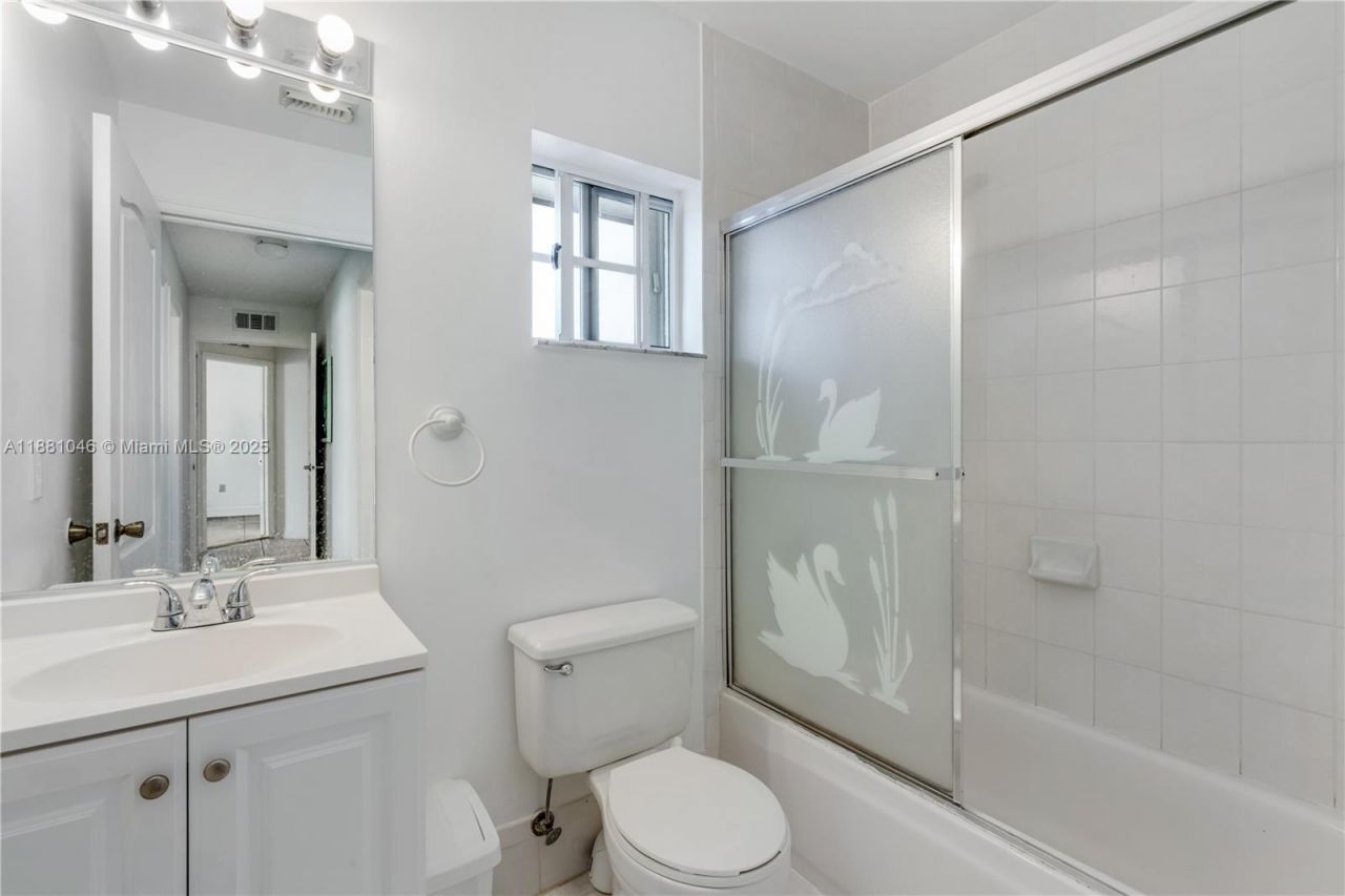 15351 SW 36th St, Miami, FL 33185 Photo