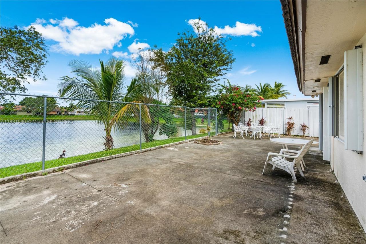 15351 SW 36th St, Miami, FL 33185 Photo