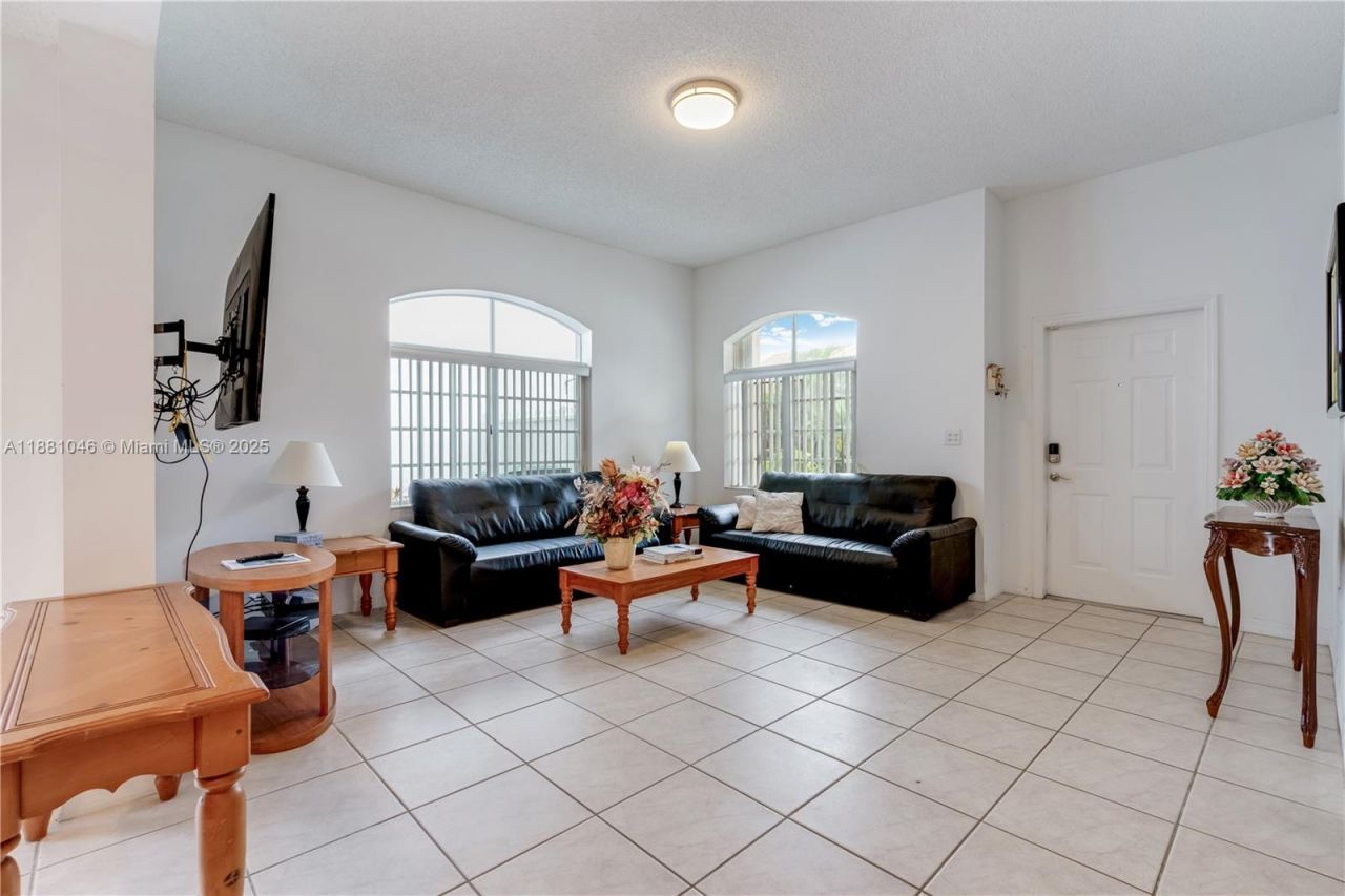 15351 SW 36th St, Miami, FL 33185 Photo