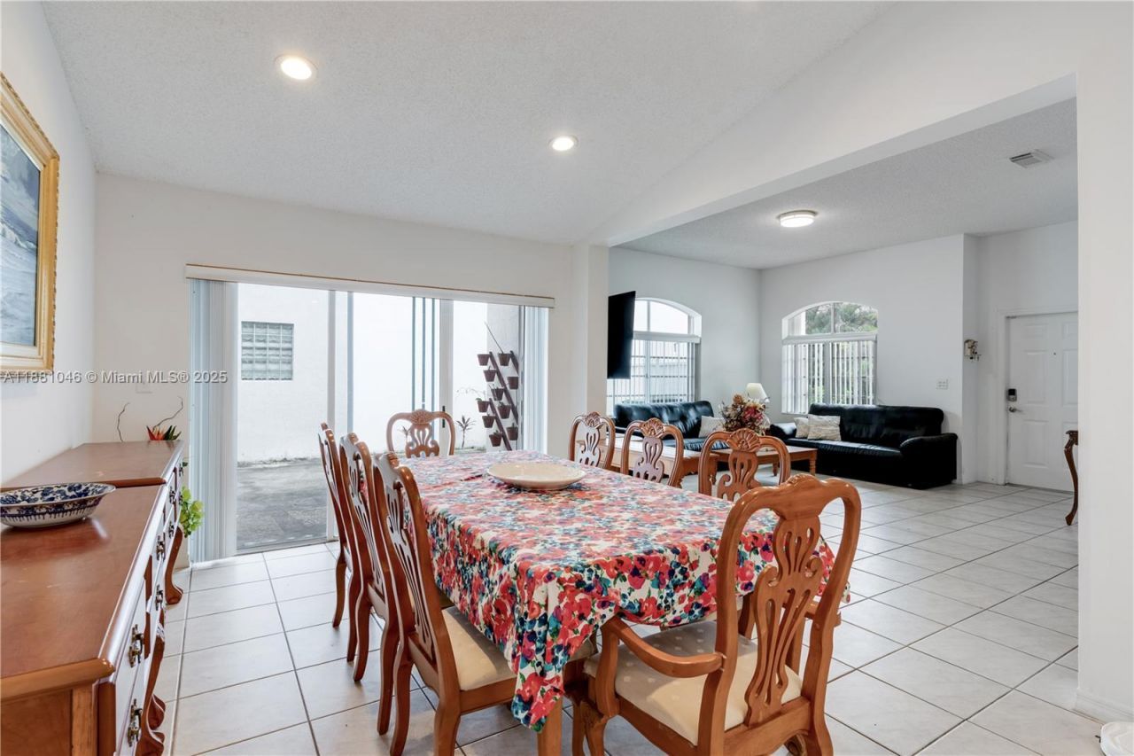 15351 SW 36th St, Miami, FL 33185 Photo