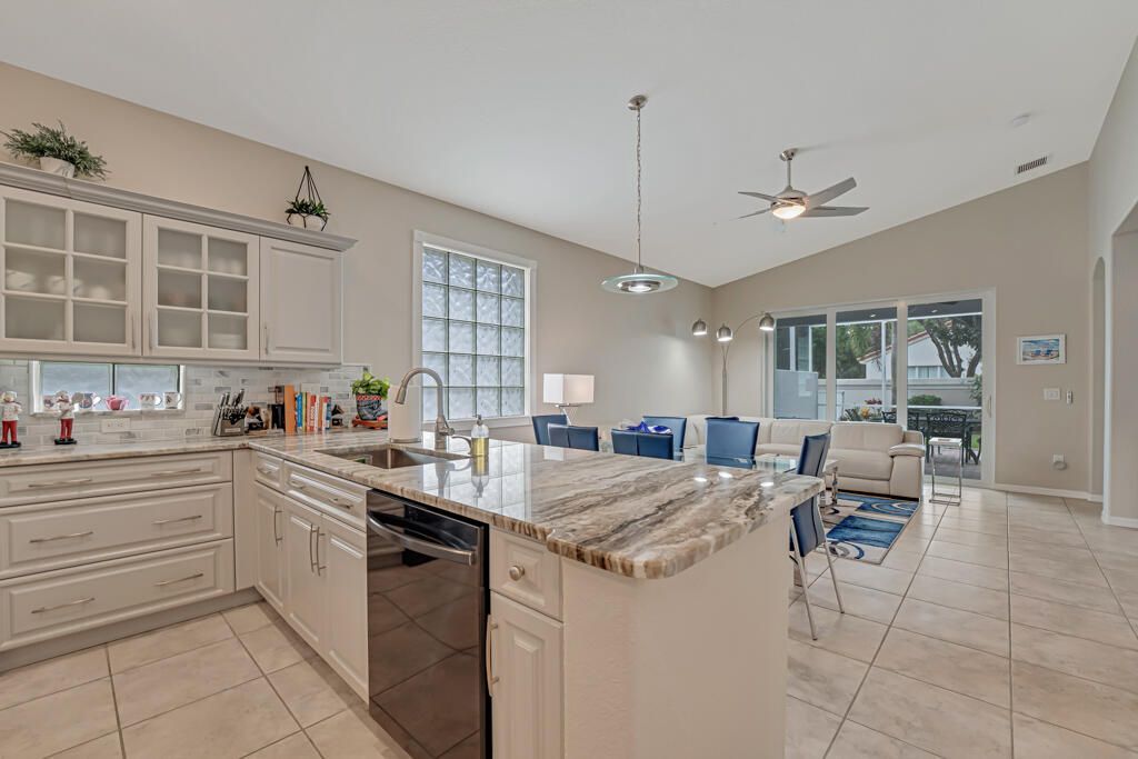 8438 Siciliano Street, Boynton Beach, FL 33472 Photo
