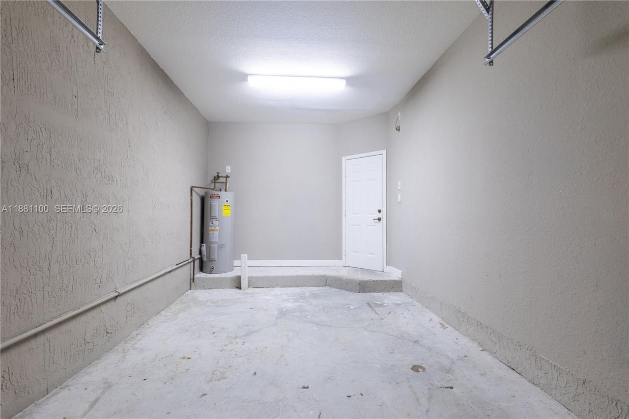 8069 NW 108th Pl, Doral, FL 33178 Photo