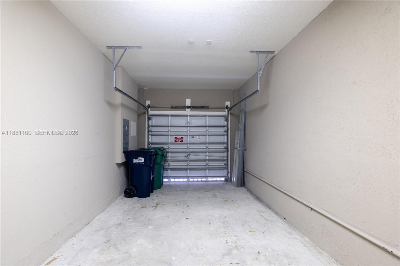 8069 NW 108th Pl, Doral, FL 33178 Photo