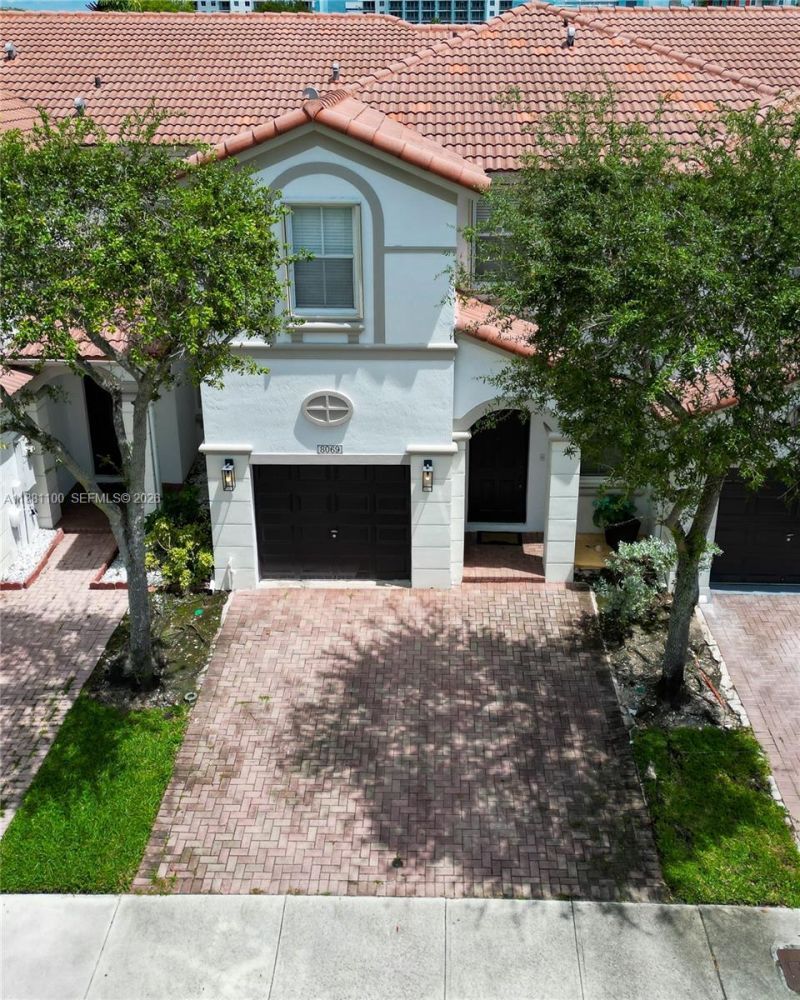 8069 NW 108th Pl, Doral, FL 33178 Photo