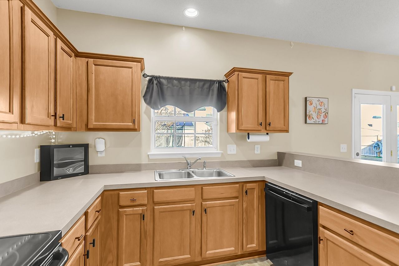 120 Speer Street Photo 14