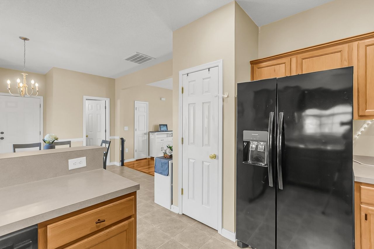 120 Speer Street Photo 16