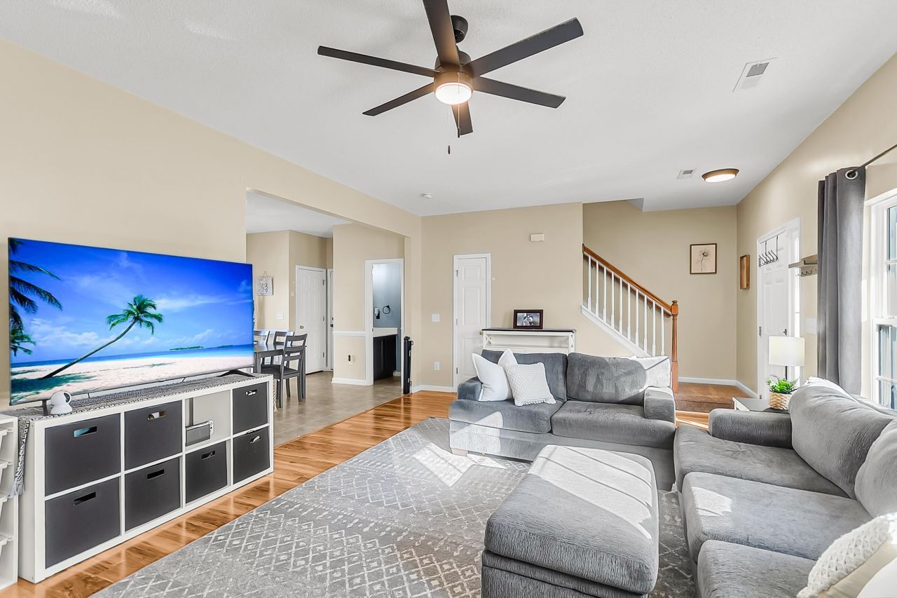 120 Speer Street Photo 6