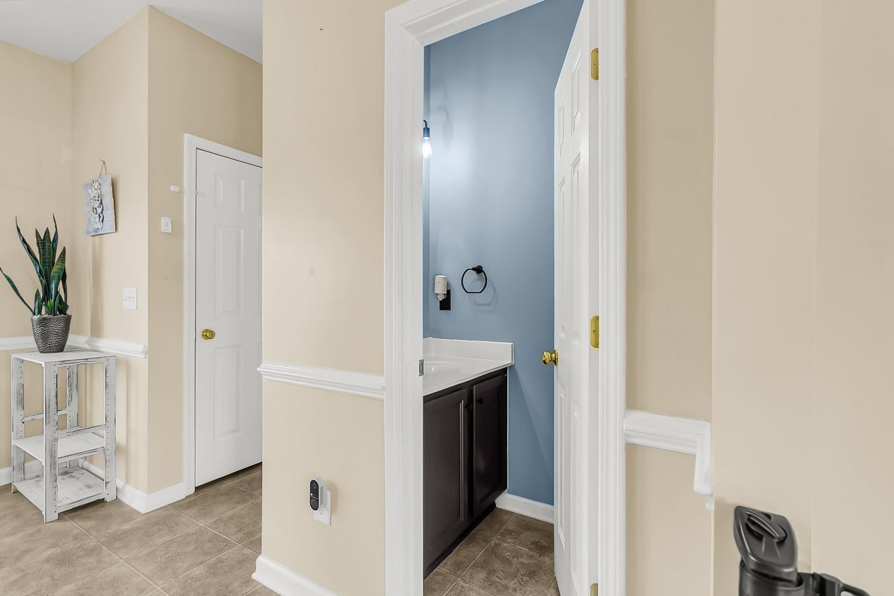 120 Speer Street Photo 9