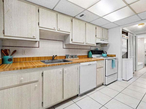 1876 Fairview Villas Drive, Unit 3, Palm Springs, FL 33406