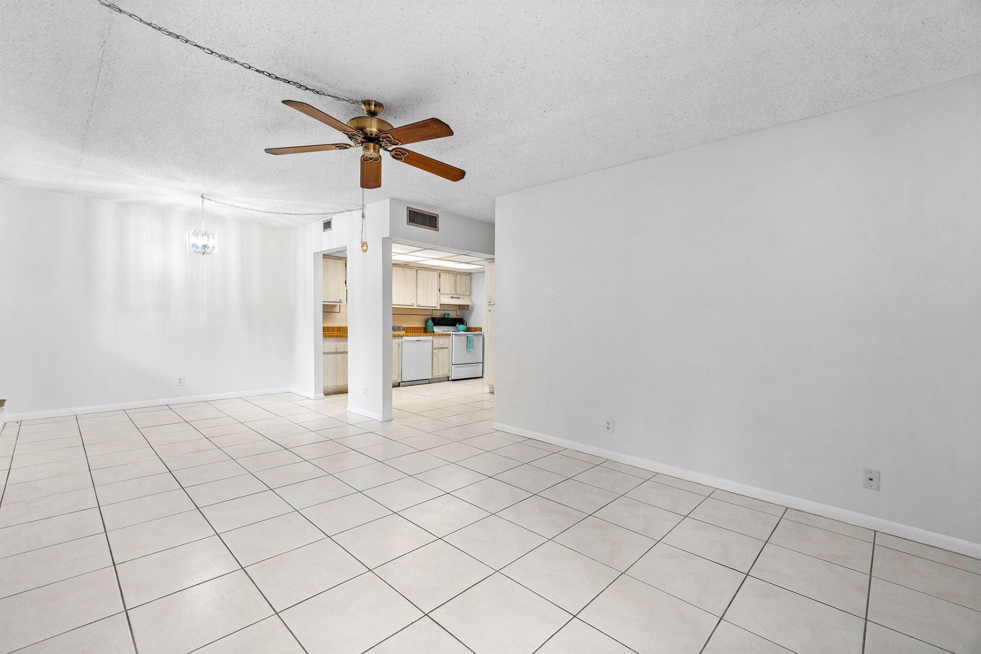 1876 Fairview Villas Drive, Unit 3, Palm Springs, FL 33406 Photo